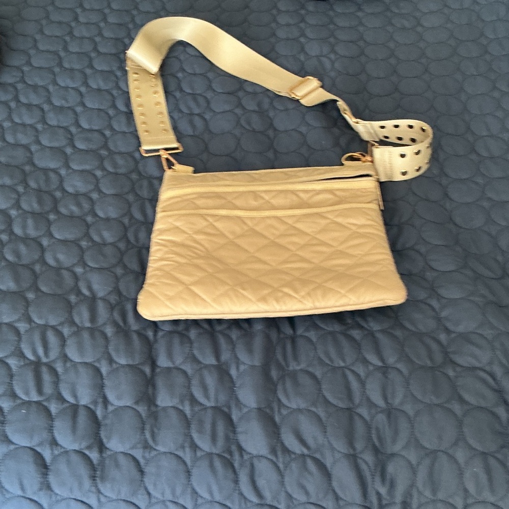 Ladies quilted crossbody bag.